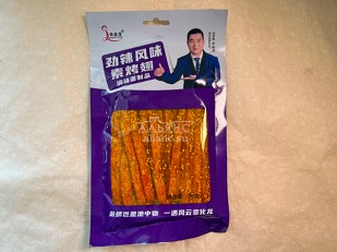 Другие закуски: Мучные полоски ФИОЛЕТОВЫЕ со вкусом острых куриных крылышек 76 гр